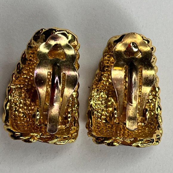 Vintage Gold-Tone Clip-On Earrings With Teal Enamel & Textured Rope Design - Picture 5 of 6